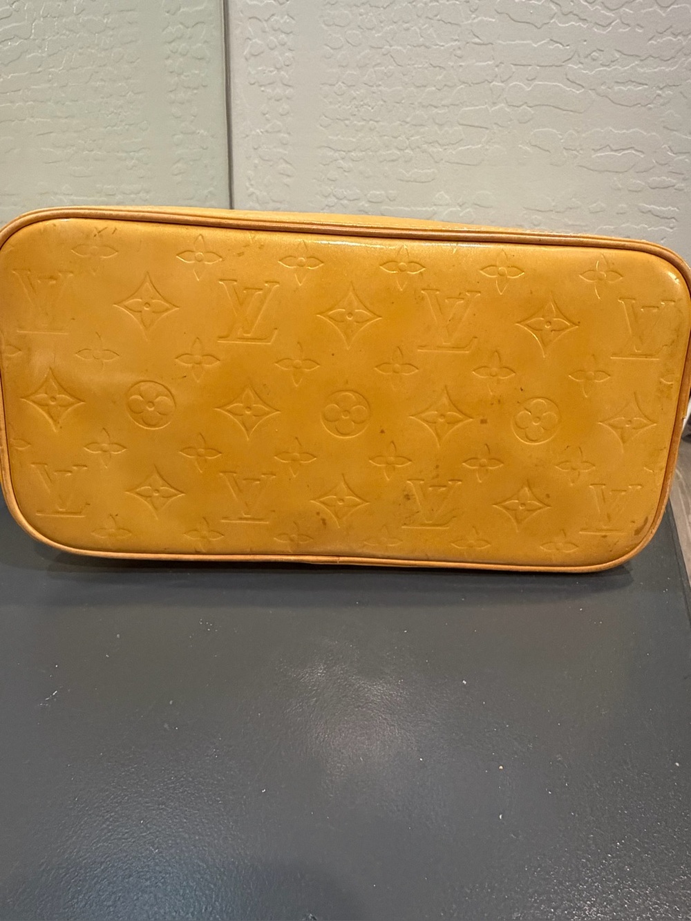 🔥GUC Vintage Louis Vuitton Houston Patent Leather Tote with unbranded bag charm - Picture 11 of 16